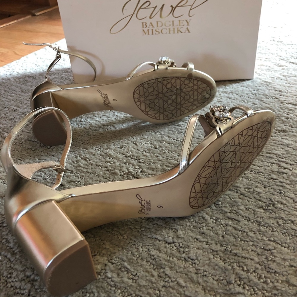 gold block heel sandals with gemstones - Picture 3 of 3